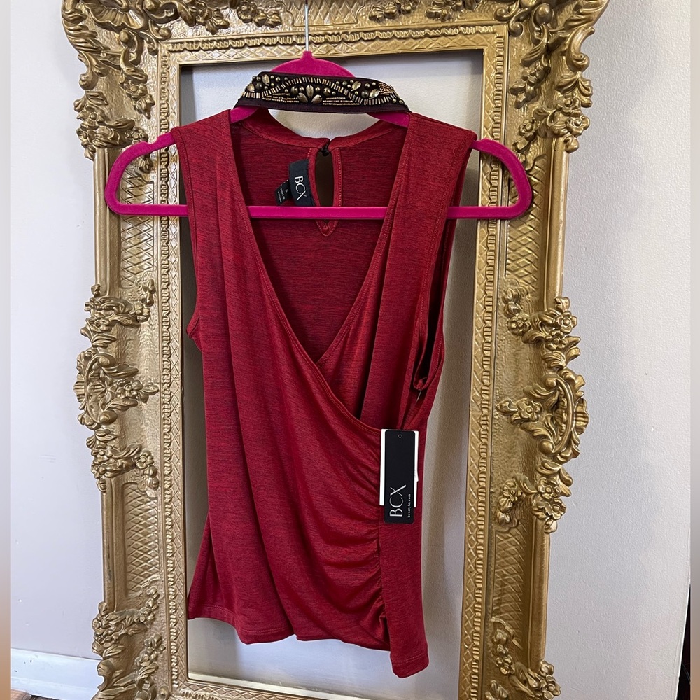 Red BCX key hole back - beaded neck Shirt Size Small - NWT